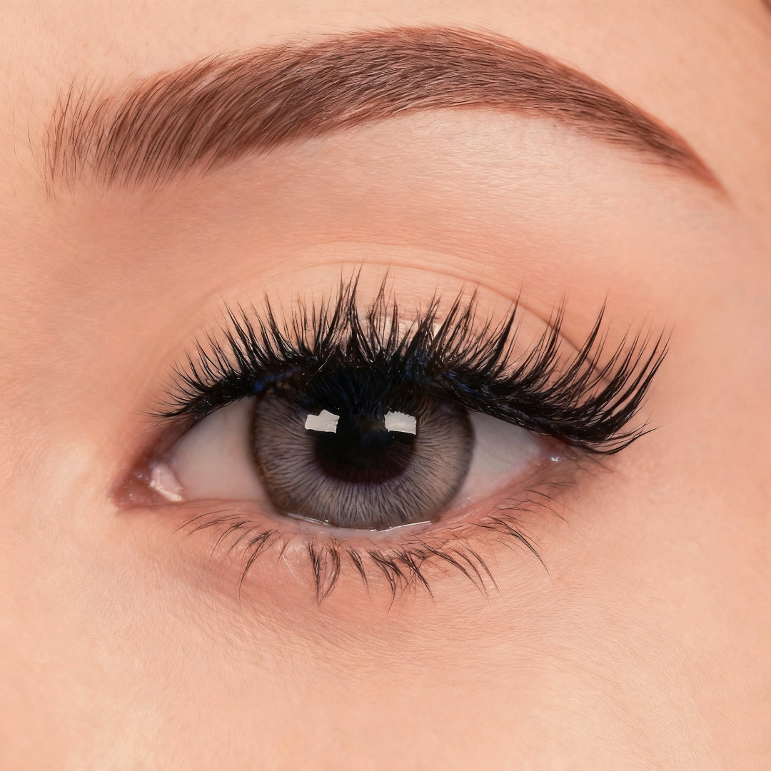 Close-up of Nebula Crown FeatherLight magnetic lashes – soft glam, more volume